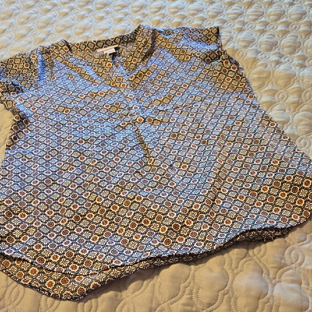 Patterned Blue and White Sleeveless Top Liz Claiborne